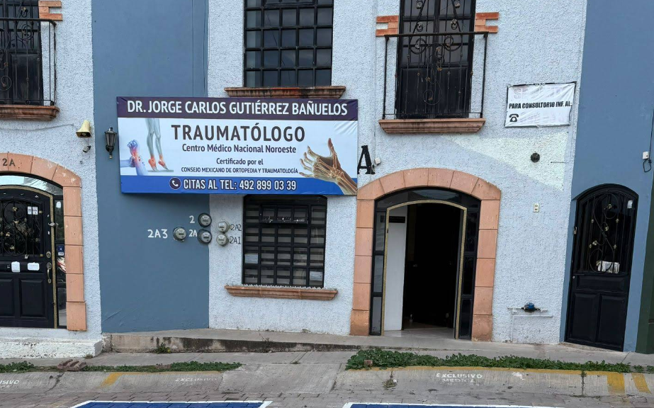 Fachada del Centro Médico Bonaterra, consultorio del Dr. Jorge Carlos Gutiérrez Bañuelos